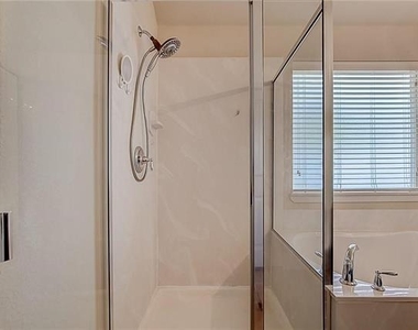 5009 Holliday Drive - Photo Thumbnail 29