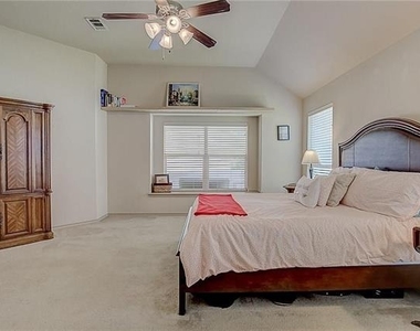 5009 Holliday Drive - Photo Thumbnail 27