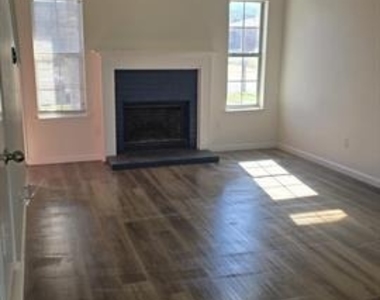 5620 Stone Meadow Lane - Photo Thumbnail 2