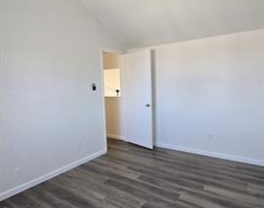 5620 Stone Meadow Lane - Photo Thumbnail 17