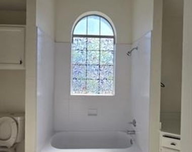 5620 Stone Meadow Lane - Photo Thumbnail 11