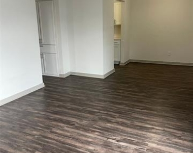 3627 Almazan Drive - Photo Thumbnail 4
