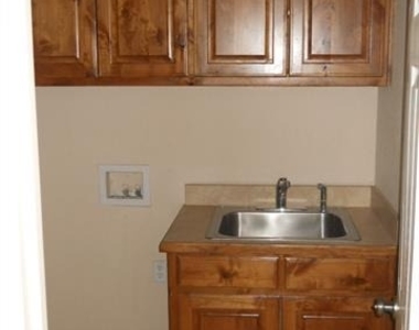 202 Ruger Street - Photo Thumbnail 10