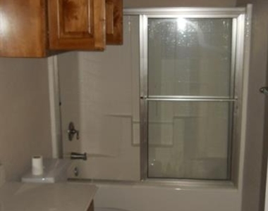 202 Ruger Street - Photo Thumbnail 9