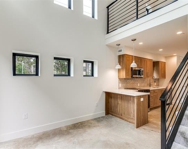 4715 Live Oak Street - Photo Thumbnail 10
