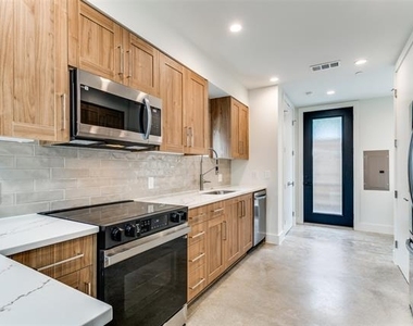 4715 Live Oak Street - Photo Thumbnail 2