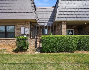 207 E Harwood Road - Photo Thumbnail 18