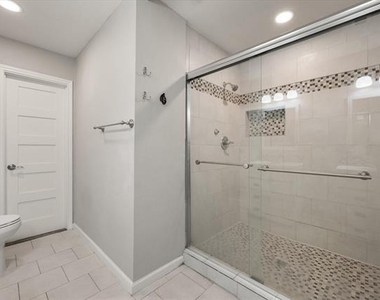 207 E Harwood Road - Photo Thumbnail 12
