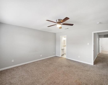 207 E Harwood Road - Photo Thumbnail 10