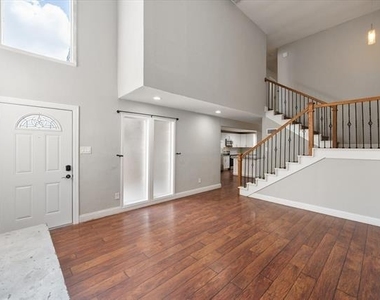 207 E Harwood Road - Photo Thumbnail 1