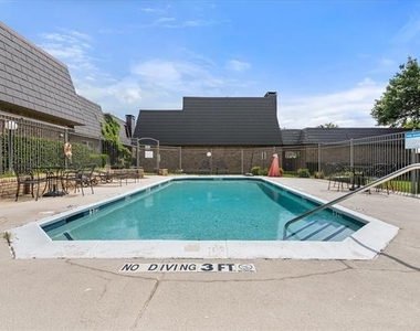207 E Harwood Road - Photo Thumbnail 20