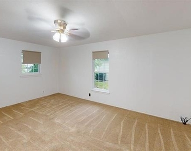 17 Macarthur Drive - Photo Thumbnail 6