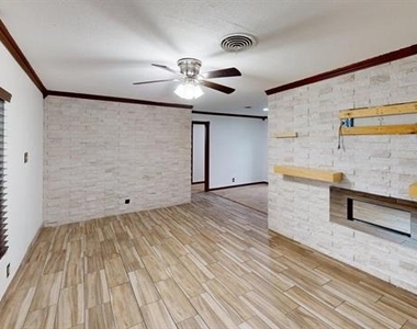 17 Macarthur Drive - Photo Thumbnail 3