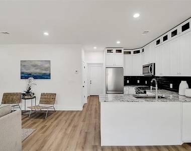 5204 Slate Street - Photo Thumbnail 10