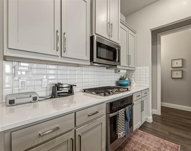 4937 Barcelona Avenue - Photo Thumbnail 10