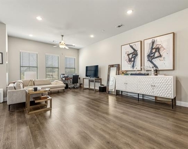 4937 Barcelona Avenue - Photo Thumbnail 3