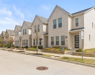 4937 Barcelona Avenue - Photo Thumbnail 1