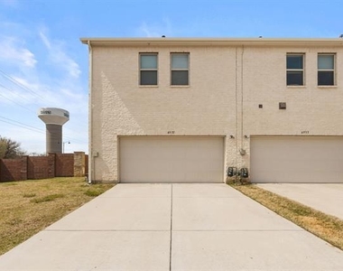 4937 Barcelona Avenue - Photo Thumbnail 28