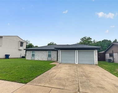 109 N Heights Drive - Photo Thumbnail 1