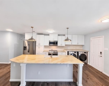 109 N Heights Drive - Photo Thumbnail 10