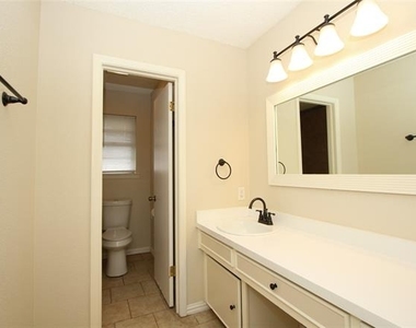 5301 Wooten Drive - Photo Thumbnail 16