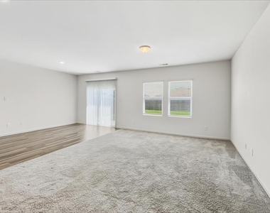 1713 Escondido Drive - Photo Thumbnail 3