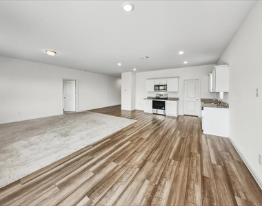 1713 Escondido Drive - Photo Thumbnail 7