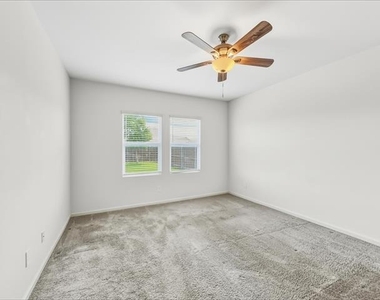 1713 Escondido Drive - Photo Thumbnail 8