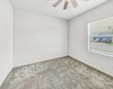 1713 Escondido Drive - Photo Thumbnail 13