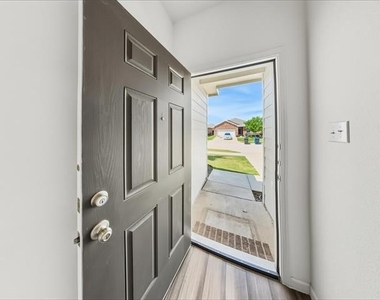 1713 Escondido Drive - Photo Thumbnail 2