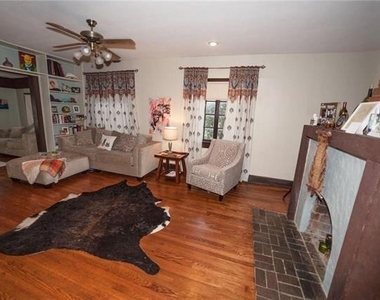 4038 N Roswell Street - Photo Thumbnail 2