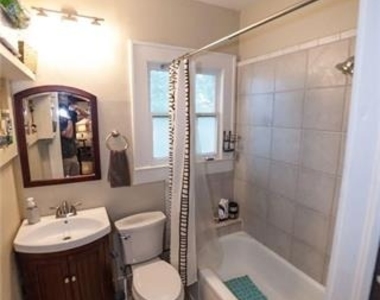 4038 N Roswell Street - Photo Thumbnail 7