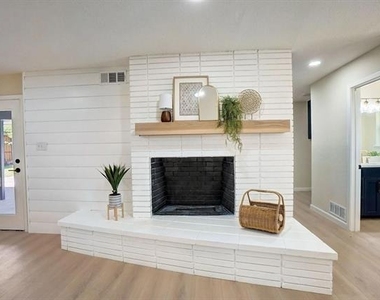 3040 Ponder Place - Photo Thumbnail 13