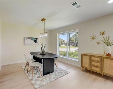3040 Ponder Place - Photo Thumbnail 8