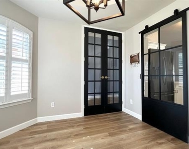 5509 Cypress Drive - Photo Thumbnail 10