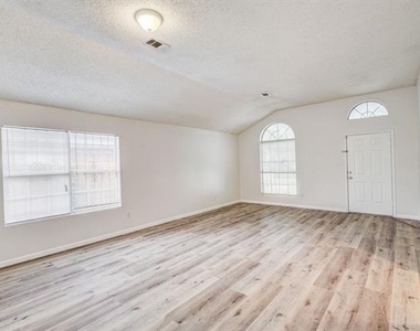 7133 Amber Drive - Photo Thumbnail 3