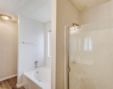 7133 Amber Drive - Photo Thumbnail 7