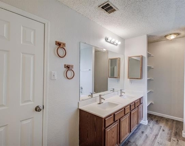 7133 Amber Drive - Photo Thumbnail 6