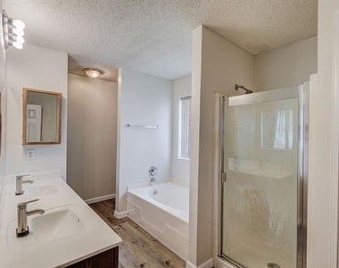 7133 Amber Drive - Photo Thumbnail 5