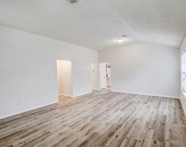 7133 Amber Drive - Photo Thumbnail 2