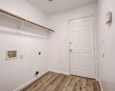 7133 Amber Drive - Photo Thumbnail 14