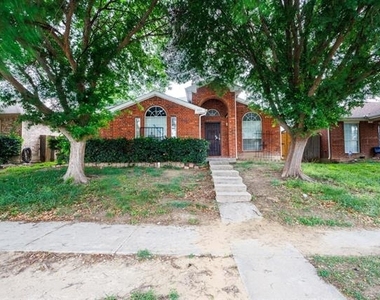 7133 Amber Drive - Photo Thumbnail 1