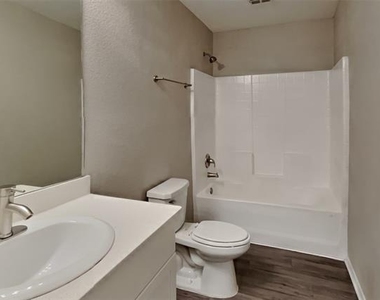 5529 Mcclelland Street - Photo Thumbnail 12