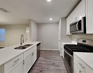 5529 Mcclelland Street - Photo Thumbnail 3