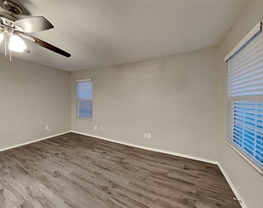 5529 Mcclelland Street - Photo Thumbnail 2
