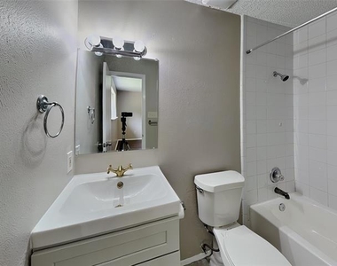 701 Admiralty Way - Photo Thumbnail 10