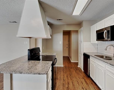701 Admiralty Way - Photo Thumbnail 4