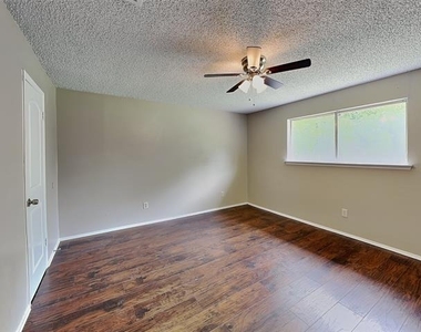 701 Admiralty Way - Photo Thumbnail 8