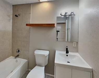 701 Admiralty Way - Photo Thumbnail 16