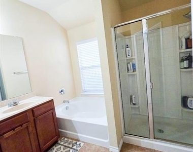 6023 Heather Drive - Photo Thumbnail 9